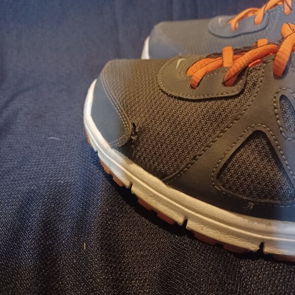 Nike Revolution 2 Gray Orange Silver Running Shoes Size 12 - Picture 5 of 7
